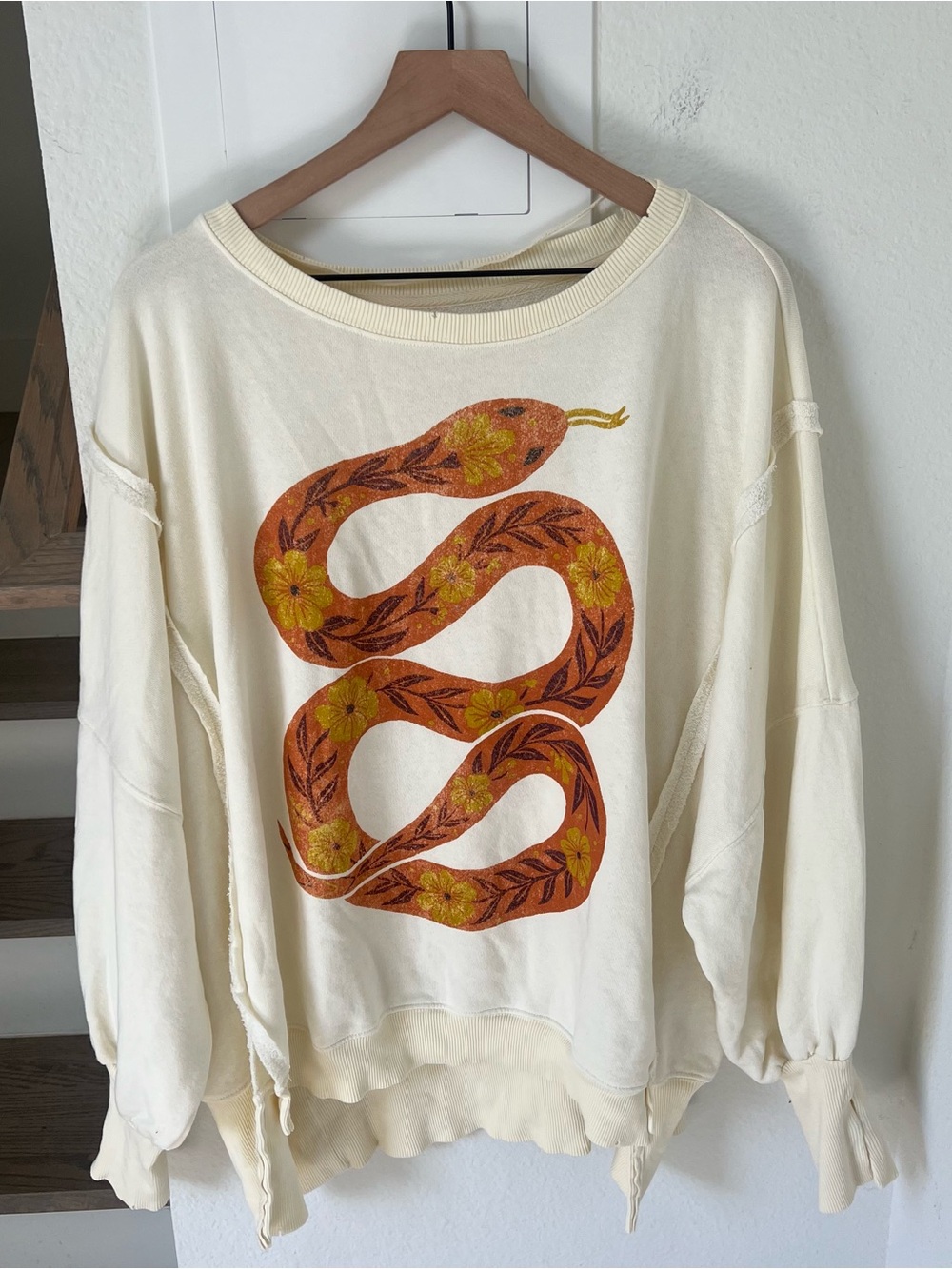 Free People We The Free Graphic Camden Pullover in Snake Print Tofu Combo NWT - Picture 2 of 4